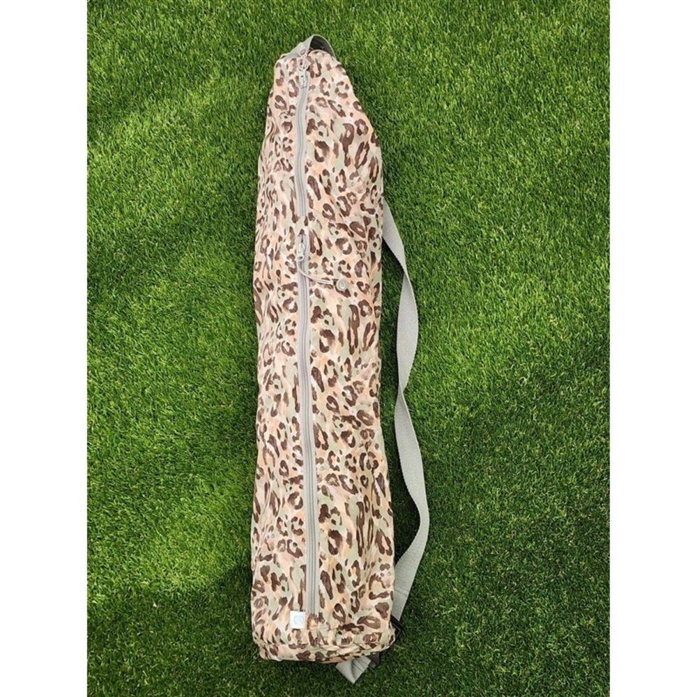 NWT Calme Animal Print Cheetah Yoga Mat & Bag 112069